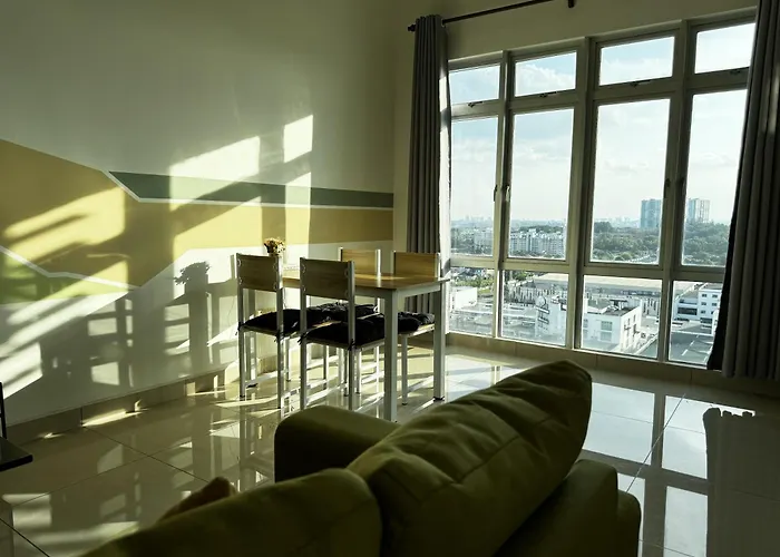 Manhattan Condo @ Mount Austin