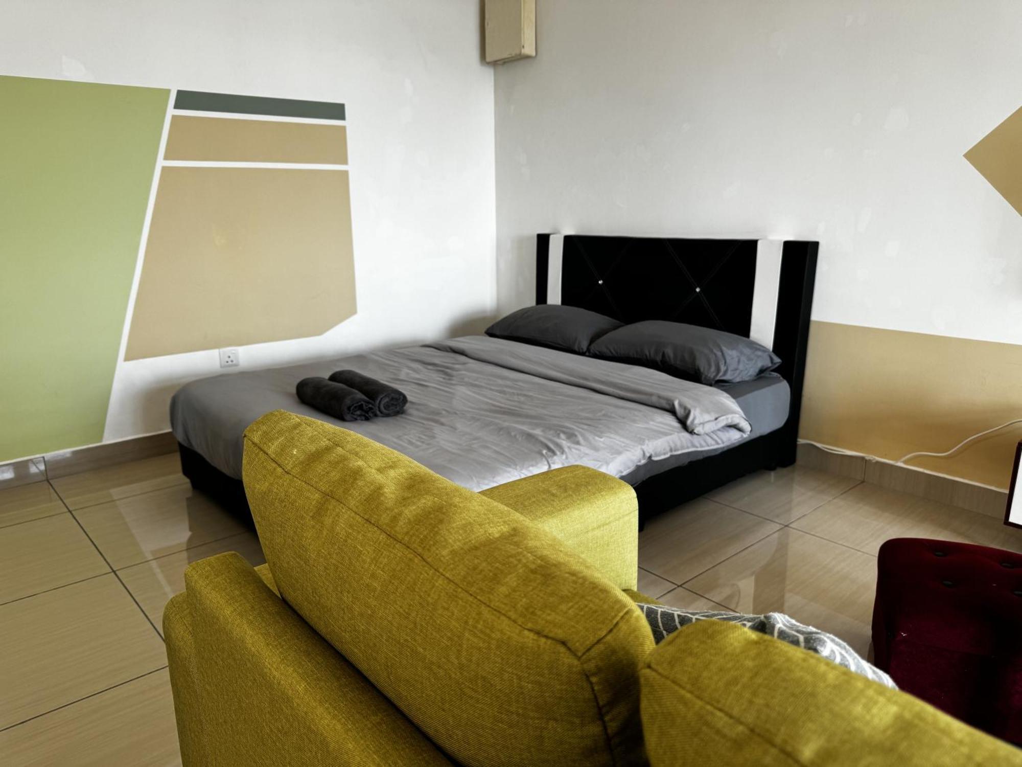 Apartment Manhattan @ Mount Austin *